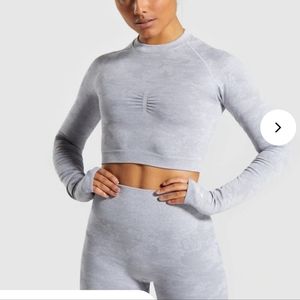 GYMSHARK CAMO SEAMLESS LONG SLEEVE CROP TOP